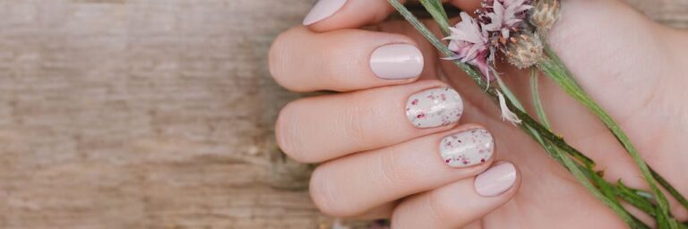 gel-nails-w-flower